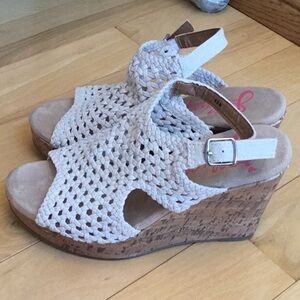 JELLYPOP Natural Beige Canvas Misty Strappy Cork Wedge Sandals. Women’s size 8.5